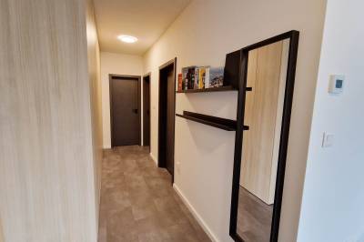Predsieň, Hillshome | Rodinný apartmán na Liptove, plnohodnotná základňa pre výlety, so saunou a terasou, Liptovský Mikuláš