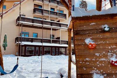 Pohľad na AD Spiežovec v zime, Ski apartmány Spiežovec, Donovaly