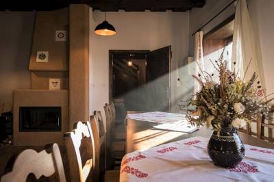 Jedálenské sedenie, Vrchársky dvor - Chalupa pod Dlhým grúňom, Drábsko