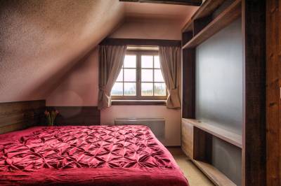 Spálňa s manželskou posteľou, Vrchársky dvor - Chalupa pod Dlhým grúňom, Drábsko