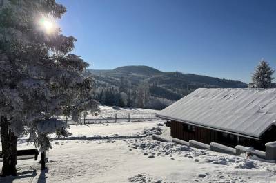 Zima v obci Skalité, Chalety Vreščovské sedlo, Skalité