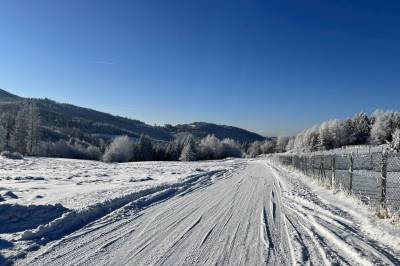 Zima v obci Skalité, Chalety Vreščovské sedlo, Skalité