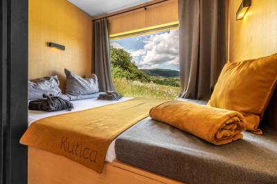 Pohodlná manželská posteľ s výhľadom, Kutica u Lohajov, Nová Baňa