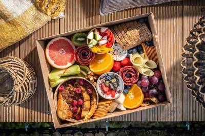 BOX 2 – sladko-slanný (french toasty, tvaroh, ovocie, syry, snacky), Kutica 3, Nová Baňa