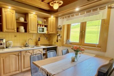 Drevenica Kozinec, Zázrivá