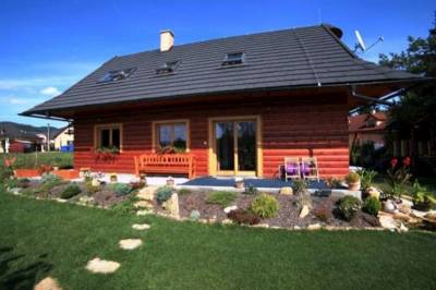 Exteriér ubytovania pri rieke a aquaparku v obci Bešeňová, River Cottage Bešeňová, Bešeňová