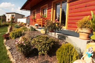 Exteriér ubytovania pri rieke a aquaparku v obci Bešeňová, River Cottage Bešeňová, Bešeňová