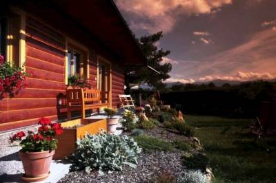 Exteriér ubytovania pri rieke a aquaparku v obci Bešeňová, River Cottage Bešeňová, Bešeňová