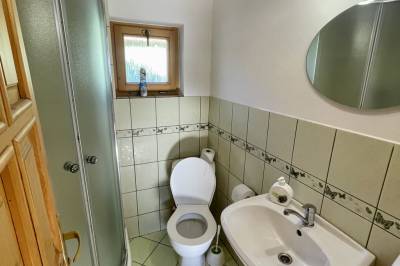 Kúpeľňa so sprchovacím kútom a toaletou, Chaty Patrícia, Liptovský Michal
