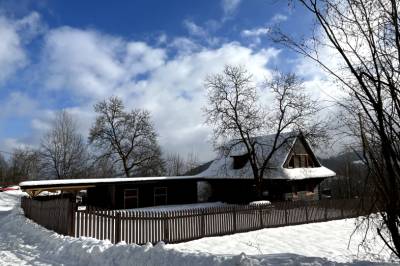 Chalupa u Golisov, Zákopčie
