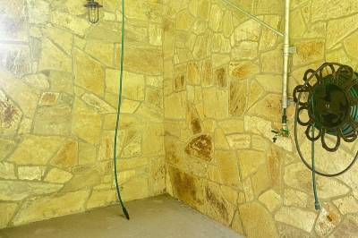 Chalupa u Golisov, Zákopčie