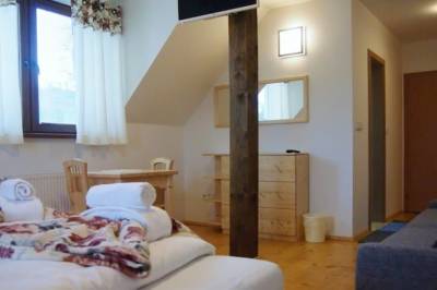 Rodinná dvojlôžková izba s 2 prístelkami č. 1, Rekreačný dom Horehronská kúria, Telgárt