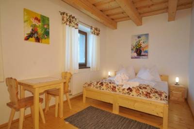 Rodinná dvojlôžková izba s 2 prístelkami č. 2, Rekreačný dom Horehronská kúria, Telgárt