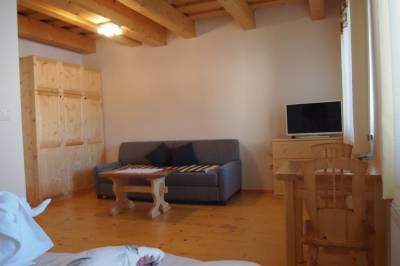 Rodinná dvojlôžková izba s 2 prístelkami č. 2, Rekreačný dom Horehronská kúria, Telgárt