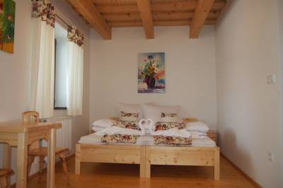 Rodinná dvojlôžková izba s 2 prístelkami č. 2, Rekreačný dom Horehronská kúria, Telgárt