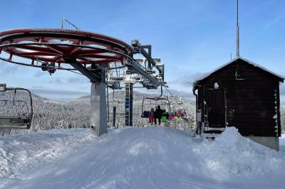 V blízkosti sa nachádza obľúbené lyžiarske stredisko OravaSnow, Chalupa Michal Oravská Lesná, Oravská Lesná