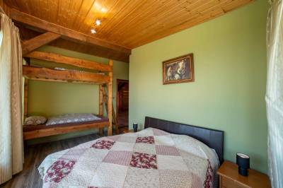 Chata El Clasico - spálňa s manželskou a poschodovou posteľou, MONTANA RESIDENCE - Chata El Clasico a Chata El Niňo, Turčianske Jaseno