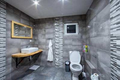 Kúpeľňa s WC, Chata pod Rožkom, Uličské Krivé