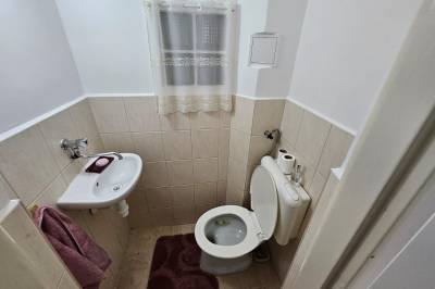 Samostatná toaleta, LARA Ubytovanie, Štúrovo
