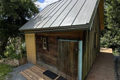 Exteriér ubytovania v obci Tŕnie, TinyHouse Beehauz - relax so včielkami, Tŕnie