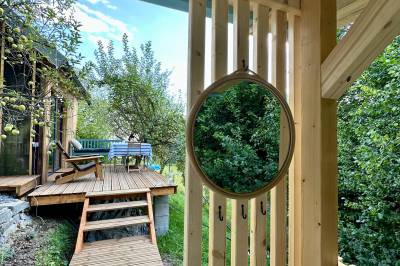 Výhľad z kúpelne, TinyHouse Beehauz - relax so včielkami, Tŕnie