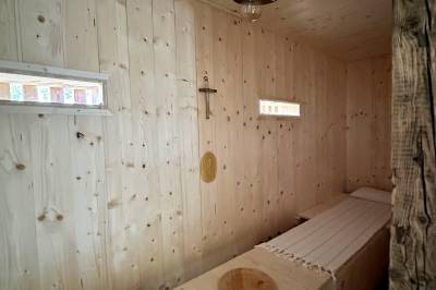 Včelia sauna, TinyHouse Beehauz - relax so včielkami, Tŕnie