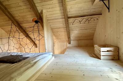 Spálňa, TinyHouse Beehauz - relax so včielkami, Tŕnie