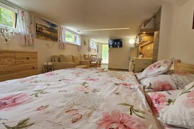 Štúdio Júlia - Manželská posteľ, Romantické ubytovanie Chata Daniela & Štúdio Júlia, Ždiar