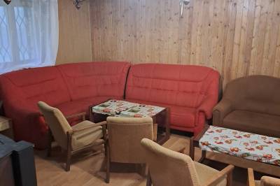 Obývačka s gaučami a kreslami, Chata Martinské Hole, Martin
