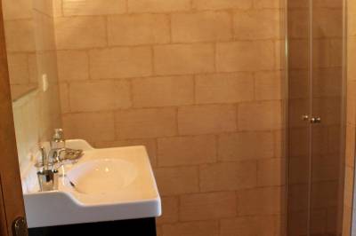Kúpeľňa so sprchovacím kútom, Chalupa pod lipou, Hodruša - Hámre