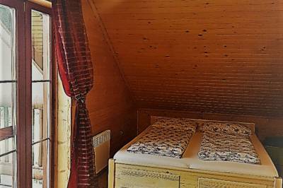 Spálňa s manželskou posteľou, Rozprávkový zrub, Dúbrava