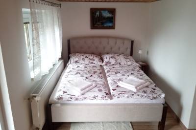 Spálňa s manželskou posteľou, Apartmán Jarka, Štrba