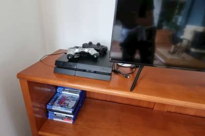 Playstation s hrami, Chata Relax, Jedľové Kostoľany