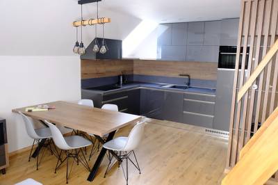 Mezonetový 5-lôžkový apartmán č. 9, Apartmány Valča, Valča