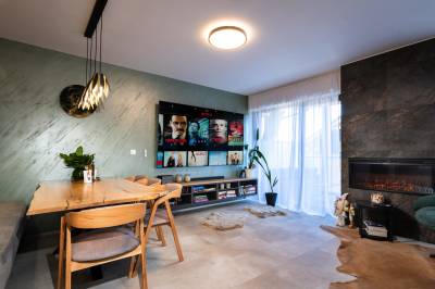 Obývačka s gaučom a LCD TV, Apartmanica Chalet 5A, Donovaly