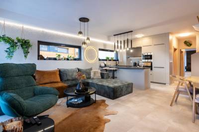 Obývačka prepojená s kuchyňou, Apartmanica Chalet 5A, Donovaly