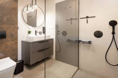 Kúpeľňa so sprchovacím kútom a WC, Apartmanica Chalet 5A, Donovaly