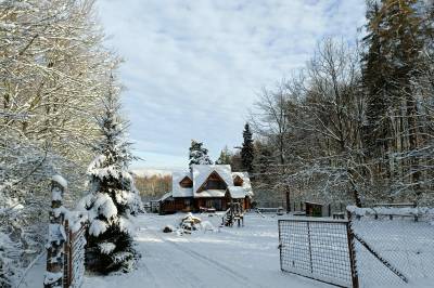 Exteriér ubytovania v Snine, Ranč pod Sninským kameňom, Snina