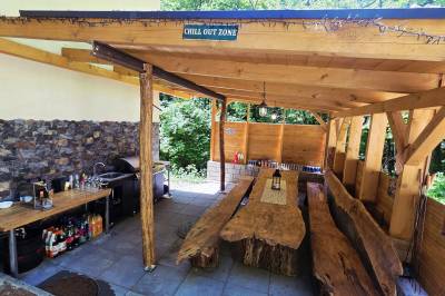 Altánok so stolom až pre 16 osôb, Chalet Robinson, Modra