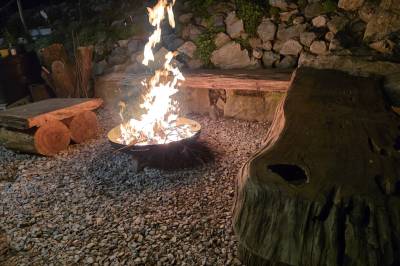 Ohnisko so sedením, Chalet Robinson, Modra