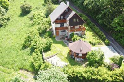 Exteriér ubytovania v obci Čremošné, Chata Čremošné 105, Čremošné