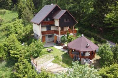 Exteriér ubytovania v obci Čremošné, Chata Čremošné 105, Čremošné