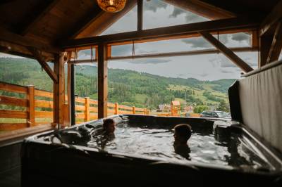 Vírivka, Zrub Azarka, Beňuš