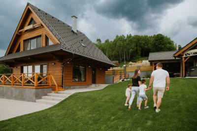 Exteriér ubytovania v obci Beňuš, Zrub Azarka, Beňuš