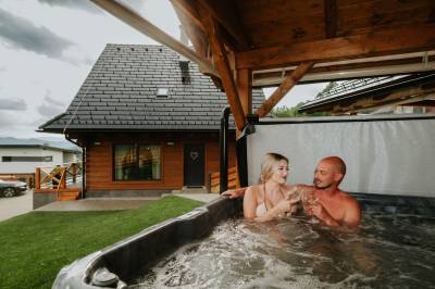 Vírivka, Zrub Azarka, Beňuš