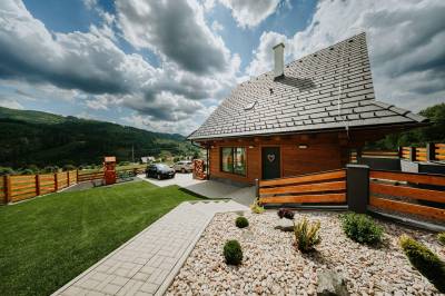 Exteriér ubytovania v obci Beňuš, Zrub Azarka, Beňuš