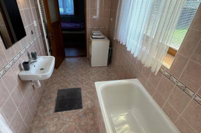 Kúpeľňa s vaňou, Dovolenkový Dom Lutra Montana Pieniny***, Reľov