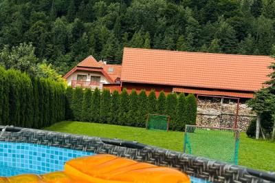 Bazén, Dovolenkový Dom Lutra Montana Pieniny***, Reľov