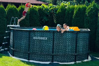 Bazén, Dovolenkový Dom Lutra Montana Pieniny***, Reľov