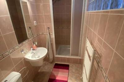 Kúpeľňa so sprchovacím kútom, Dovolenkový Dom Lutra Montana Pieniny***, Reľov